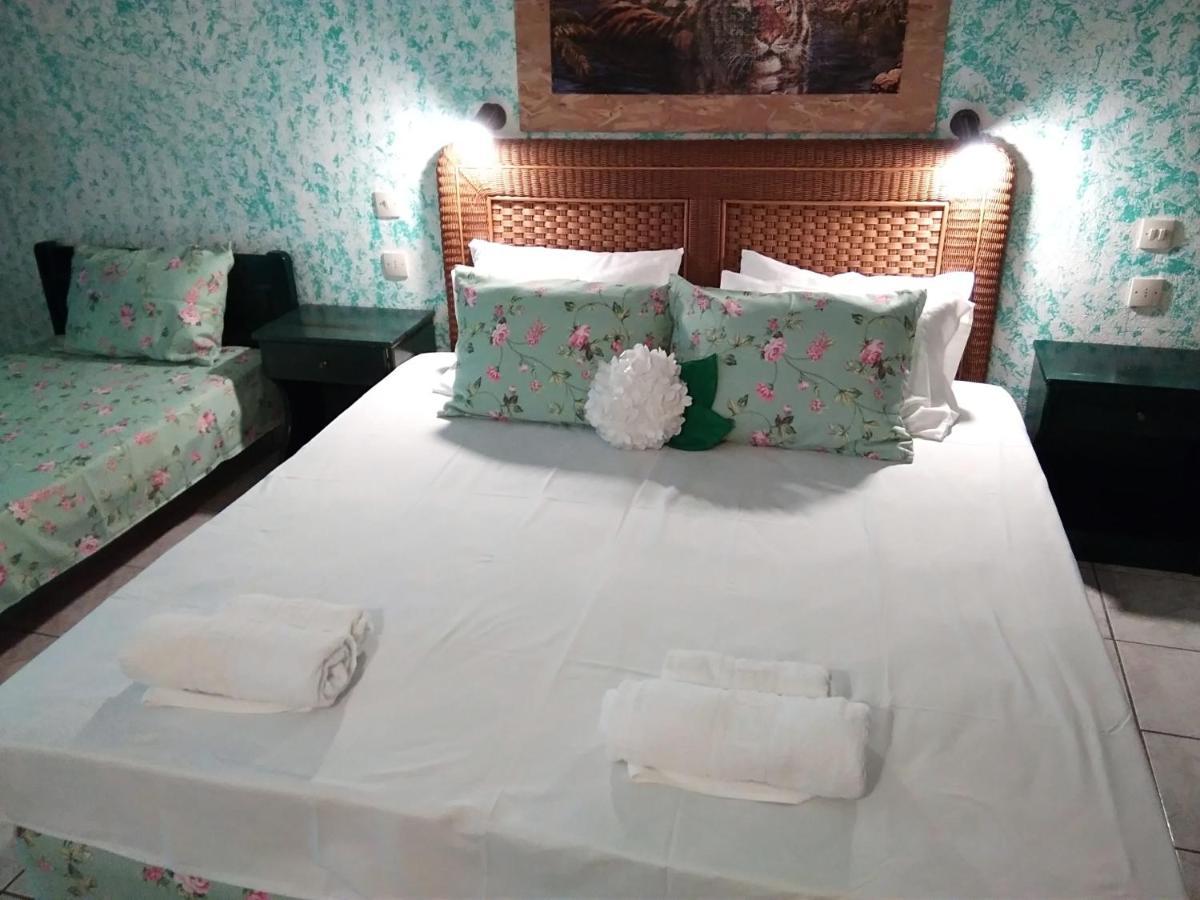 Nikos Victoria Hotel สเกียธอสทาวน์ ภายนอก รูปภาพ