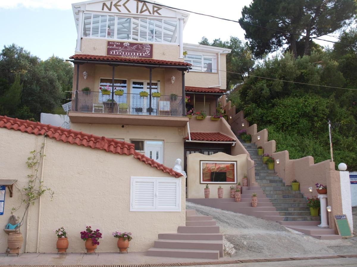 Nikos Victoria Hotel สเกียธอสทาวน์ ภายนอก รูปภาพ