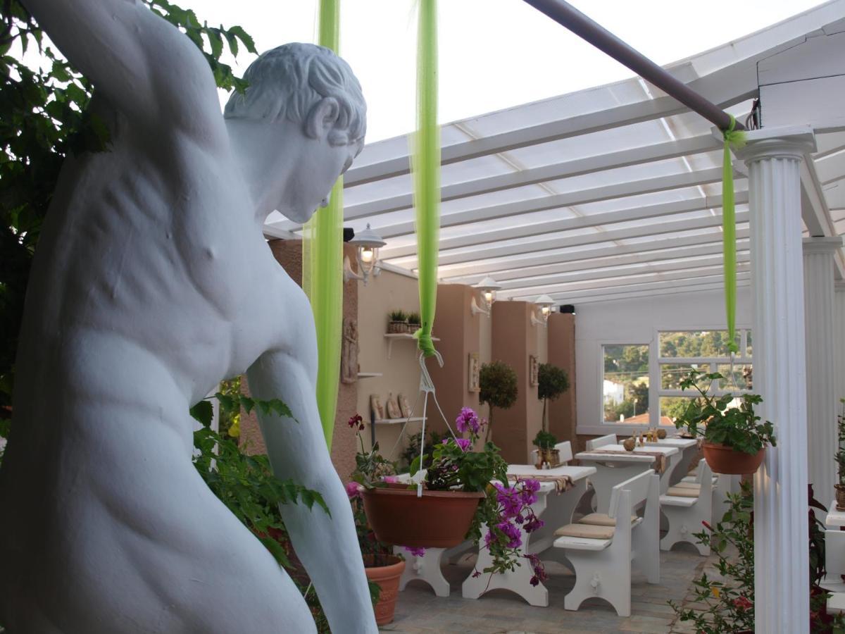 Nikos Victoria Hotel สเกียธอสทาวน์ ภายนอก รูปภาพ